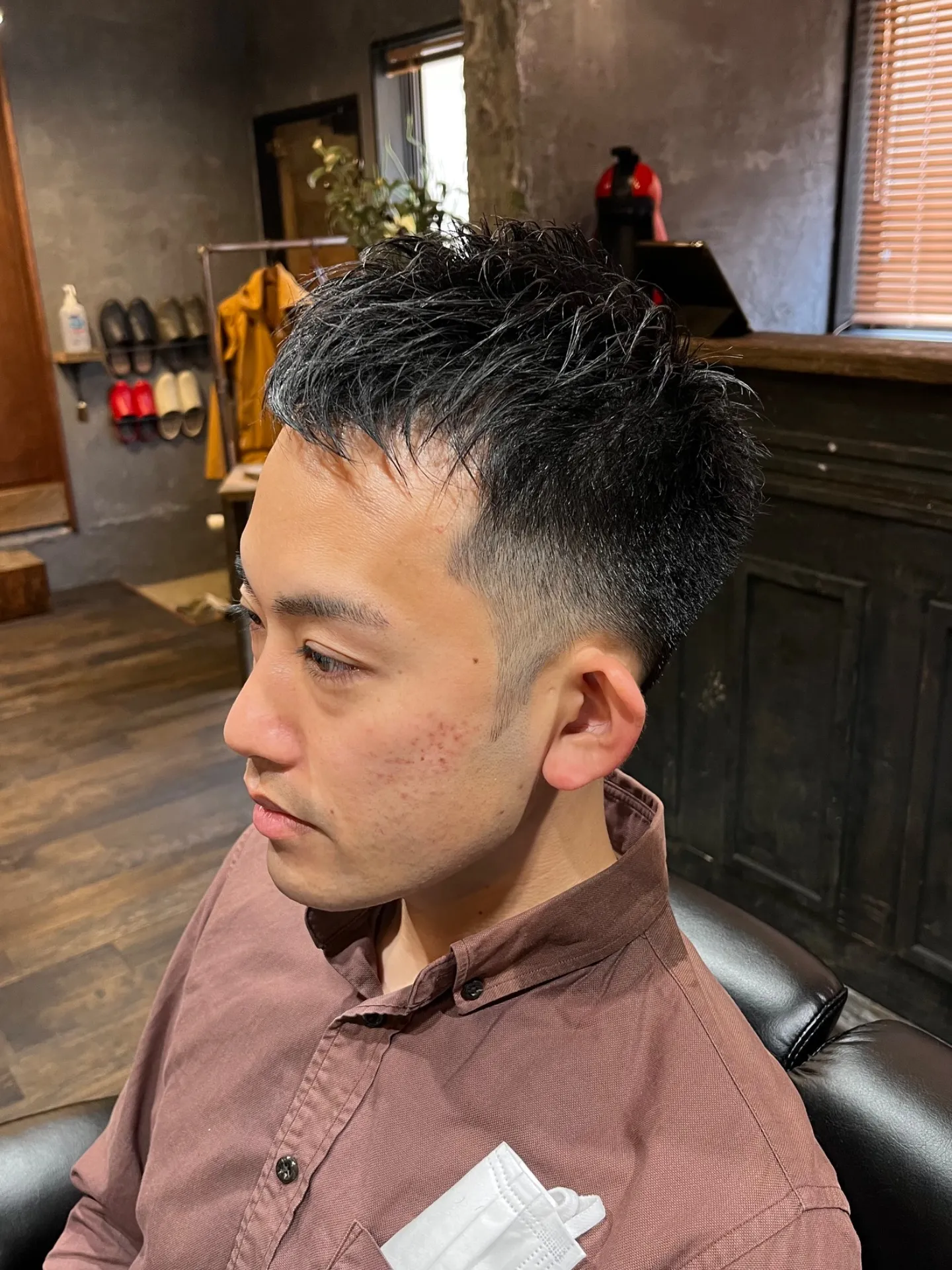 愛媛県砥部町にあるメンズの隠れ家理容室Reward(リワード)